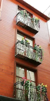 Apart Taksim 82