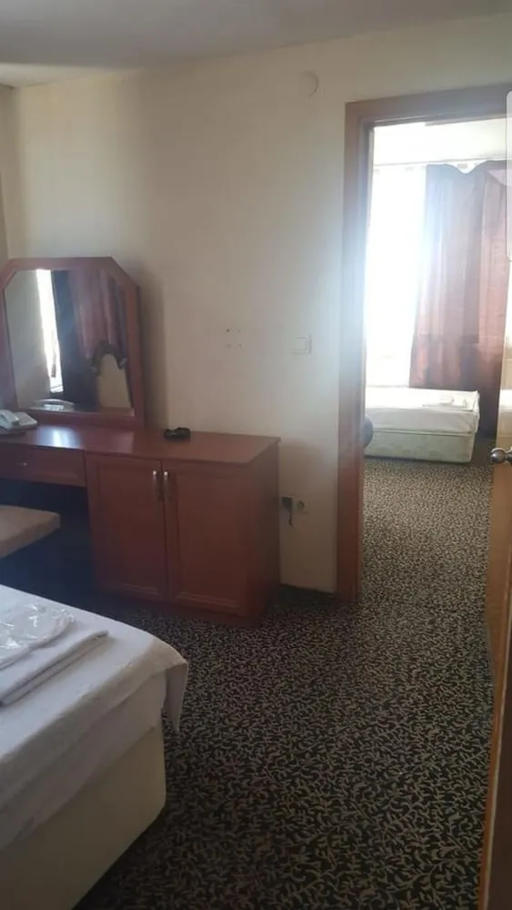 Economy Üç Kişilik Oda, Şehir Manzaralı