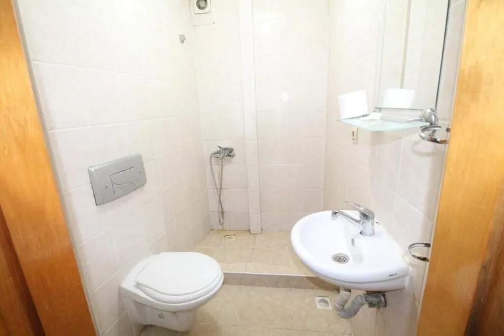 Economy Üç Kişilik Oda, Şehir Manzaralı