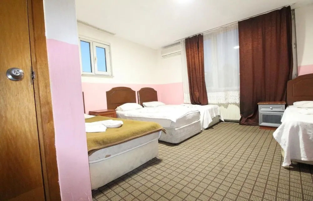 Economy Dört Kişilik Oda, Şehir Manzaralı