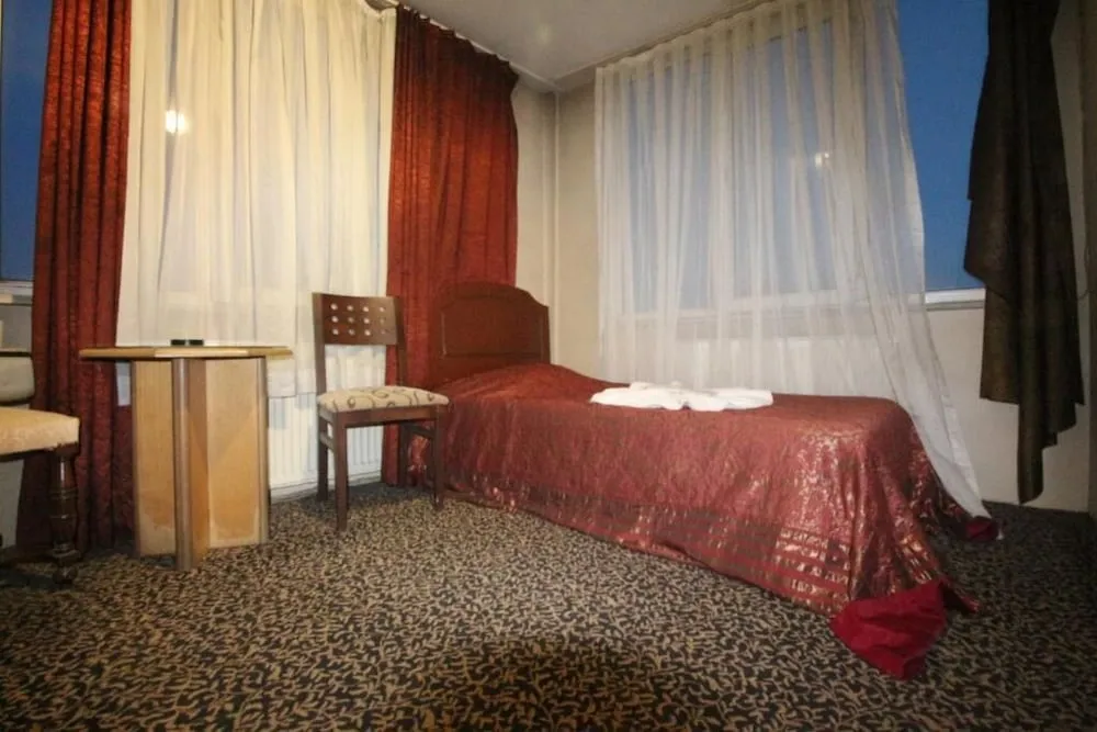 Economy Oda, Şehir Manzaralı