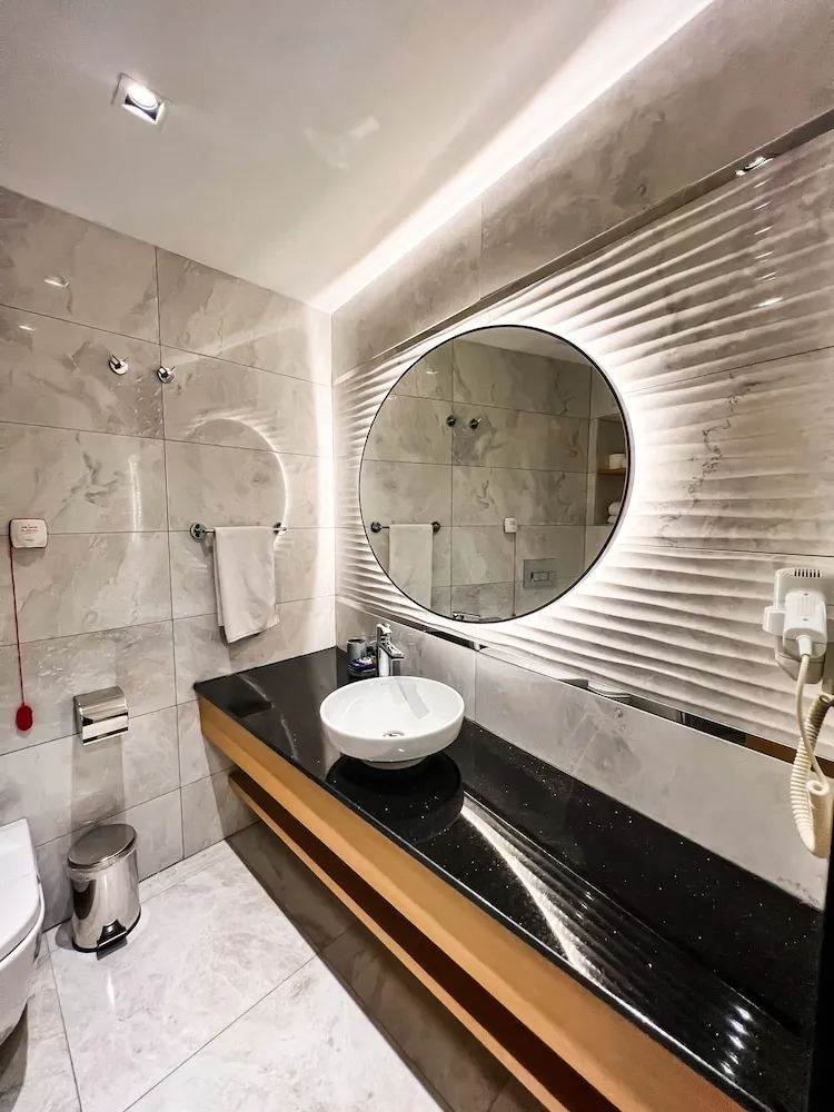 Comfort Tek Büyük Yataklı Oda (Main Building)