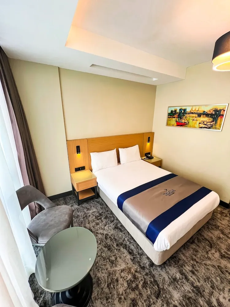 Comfort Tek Büyük Yataklı Oda (Main Building)