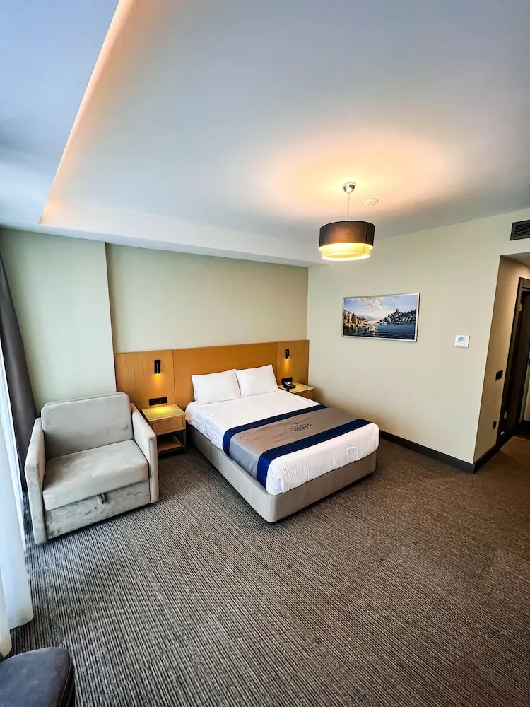 Comfort Tek Büyük Yataklı Oda (Main Building)