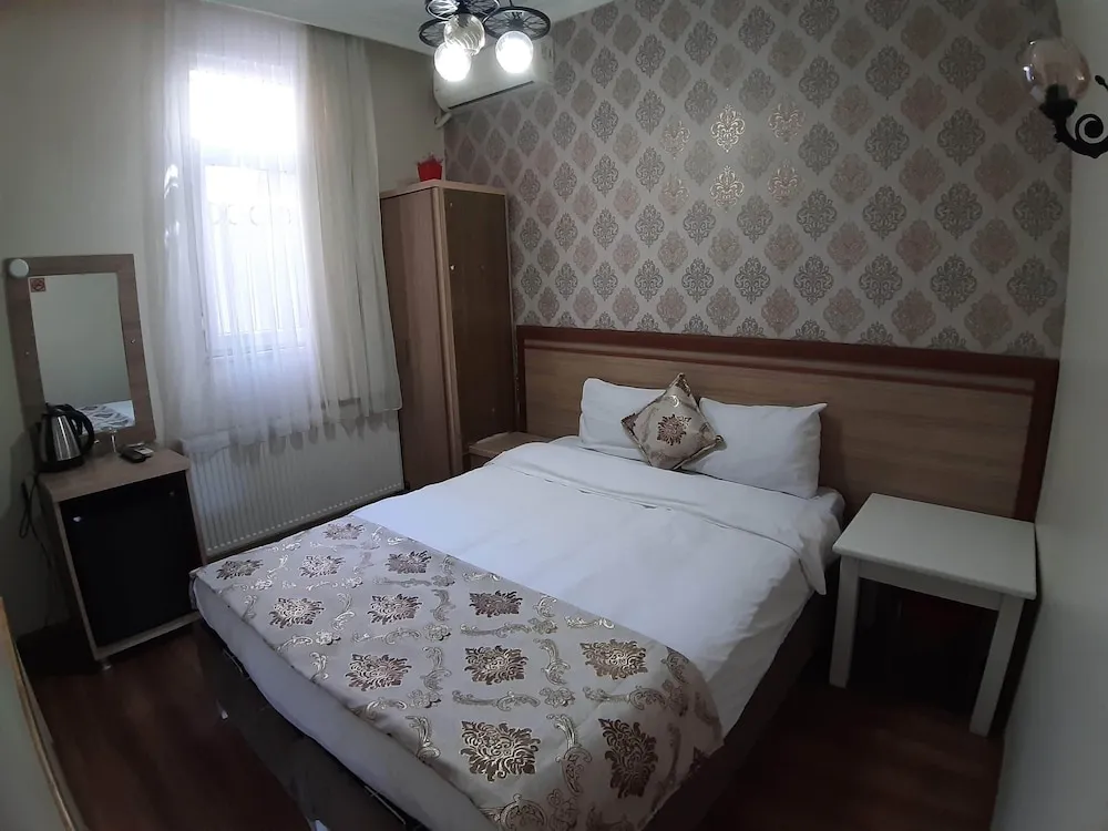 Standard Tek Büyük Yataklı Oda