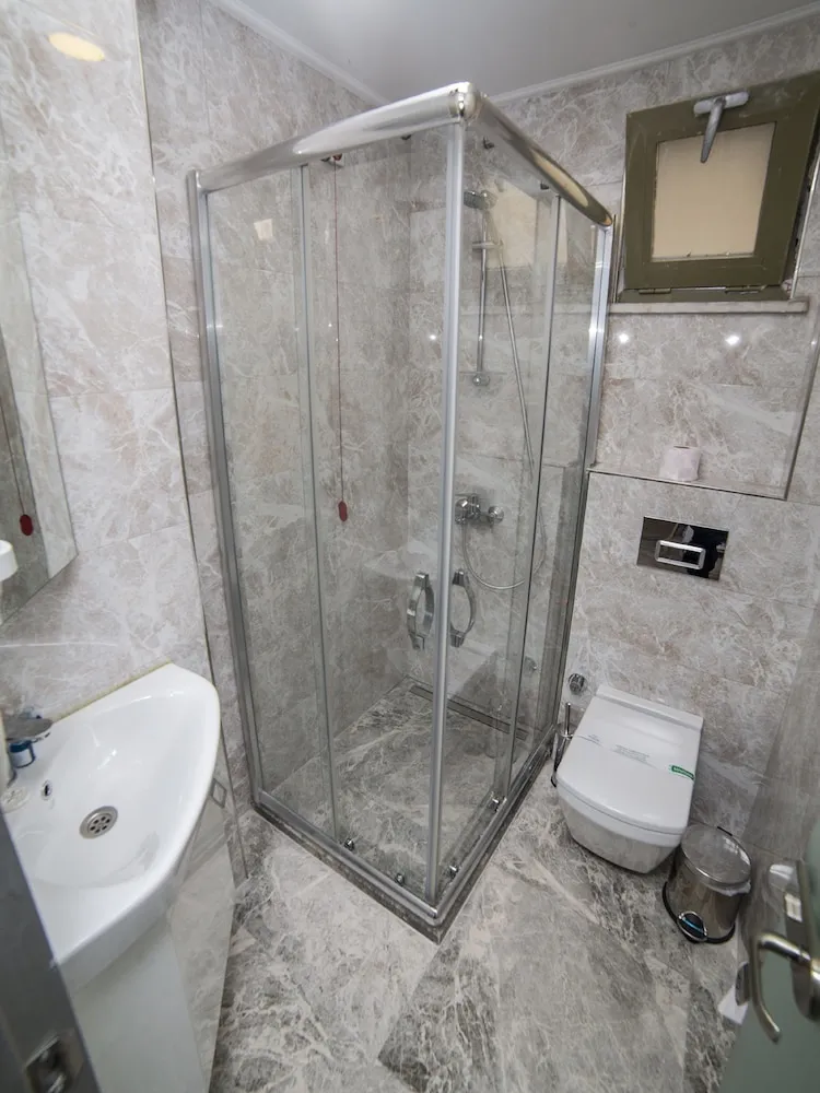 Standard Tek Büyük veya İki Ayrı Yataklı Oda