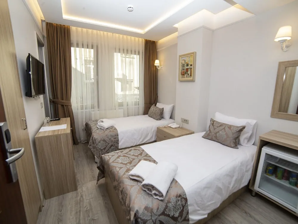 Standard Tek Büyük veya İki Ayrı Yataklı Oda