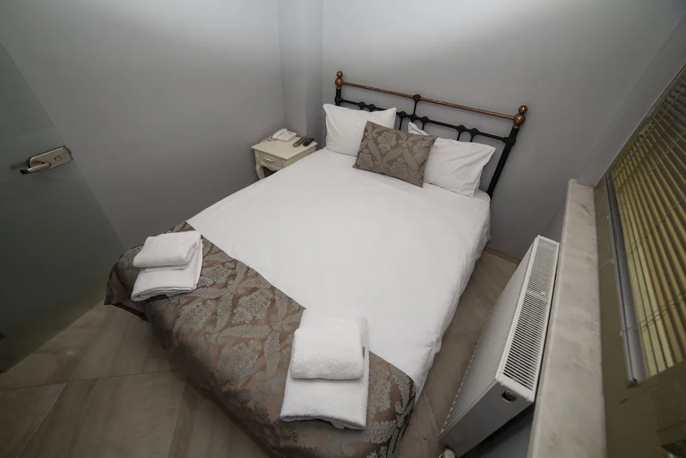 BASEMENT WITHOUT WINDOW
