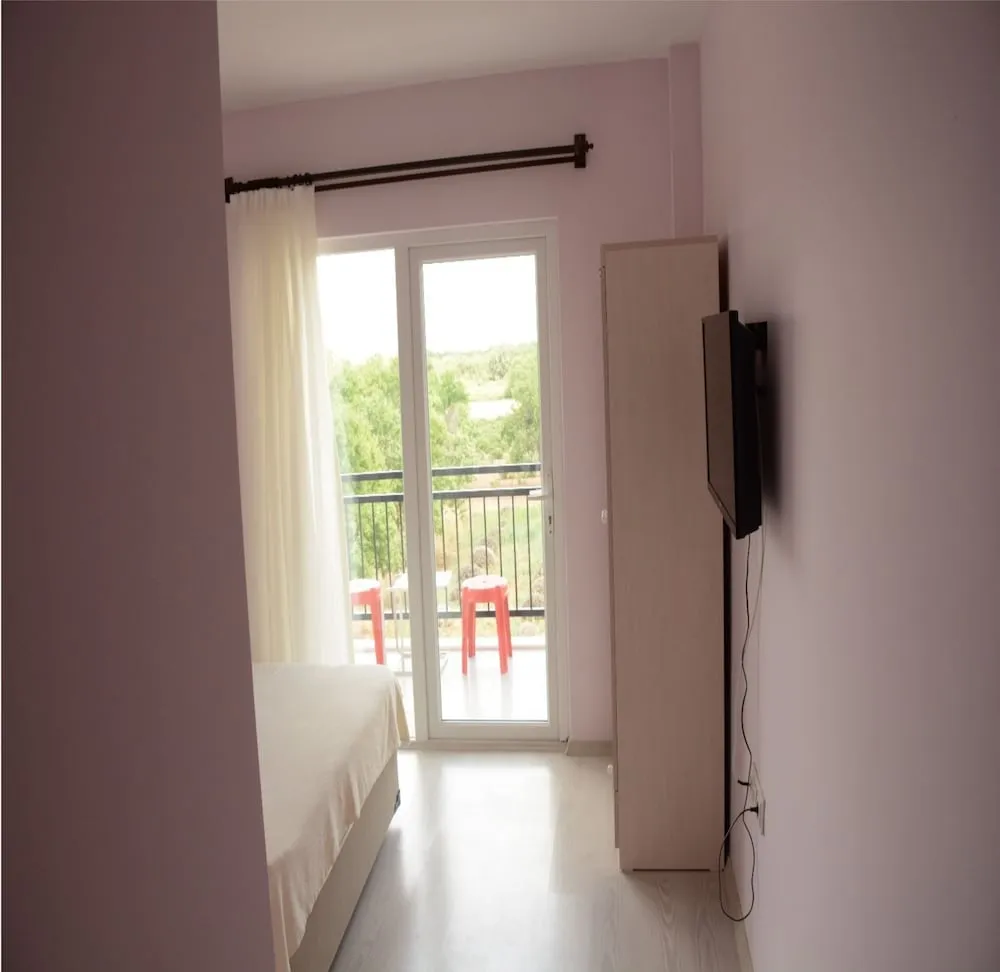 Deluxe Tek Büyük veya İki Ayrı Yataklı Oda, Bahçe Manzaralı