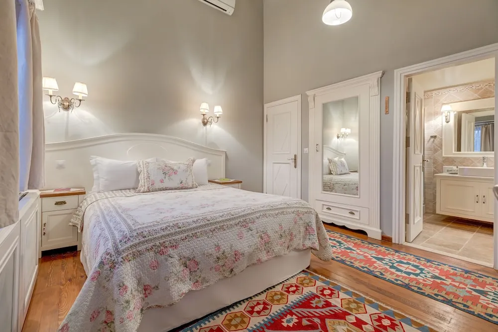 Superior Room with Pool & Forest View