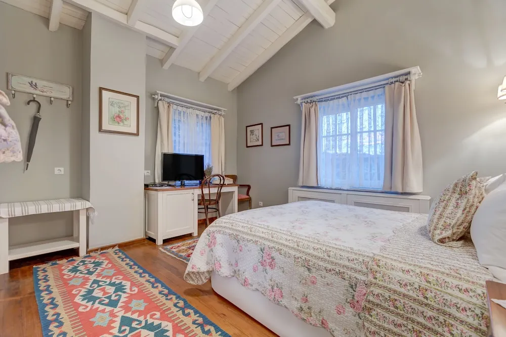 Superior Room with Pool & Forest View