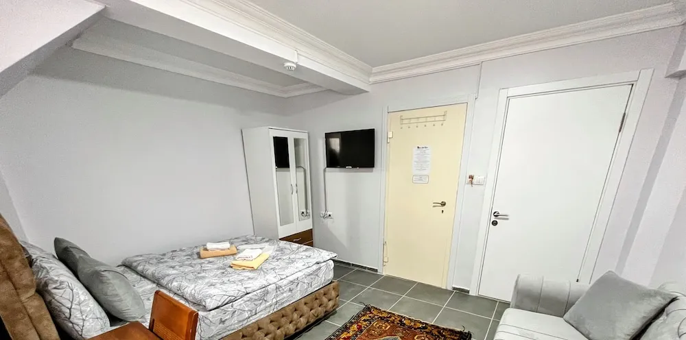 Bodrum Kat Üç Kişilik Oda