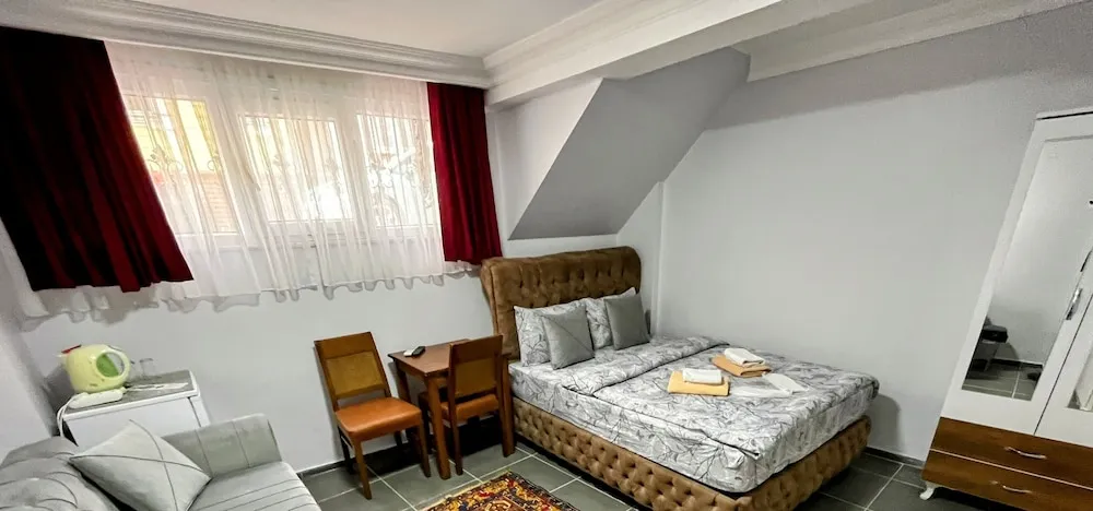 Bodrum Kat Üç Kişilik Oda