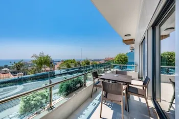 Elite Luxury Suite & Spa