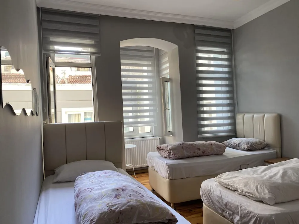 Standard Ortak Ranzalı Oda, Sadece kadınlar için