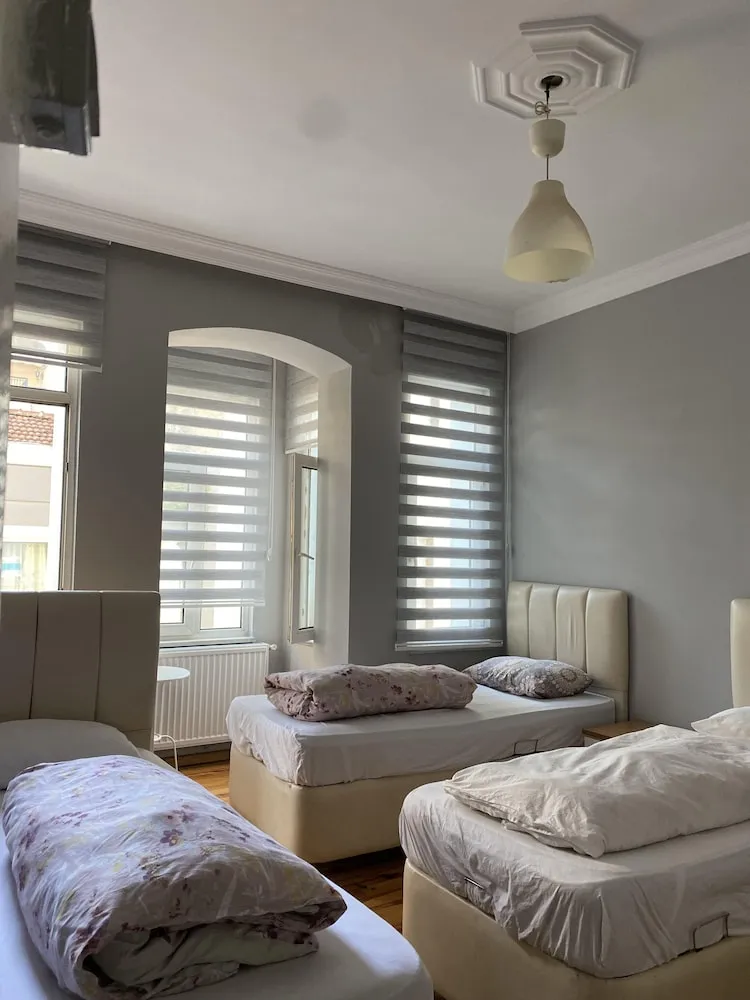 Standard Ortak Ranzalı Oda, Sadece kadınlar için