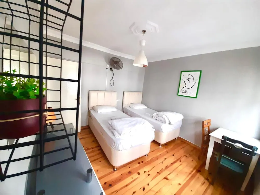 City İki Ayrı Yataklı Oda, 2 Tek Kişilik Yatak, Ortak Banyo