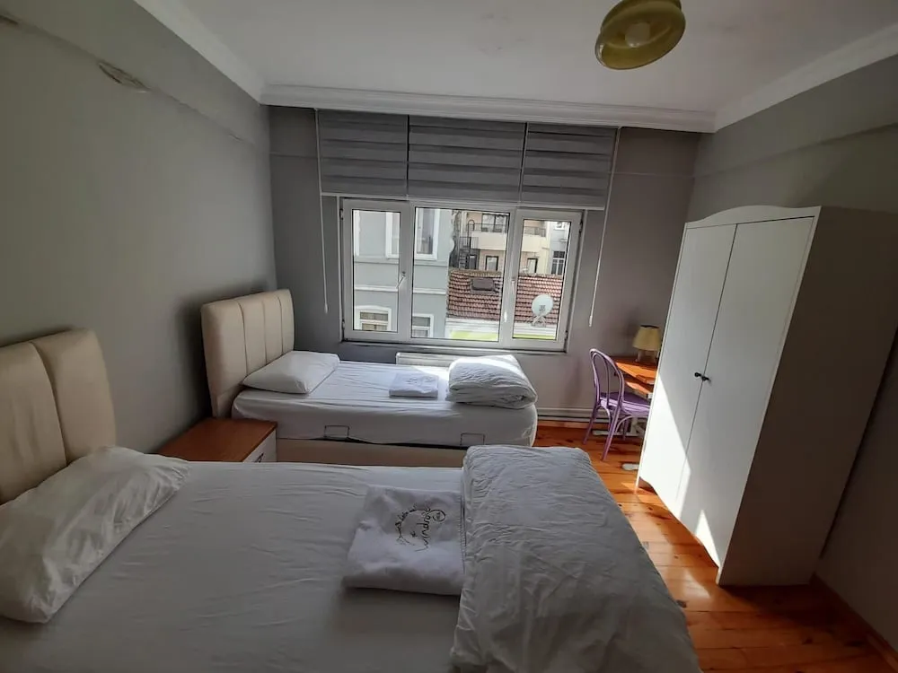 City İki Ayrı Yataklı Oda, 2 Tek Kişilik Yatak, Ortak Banyo