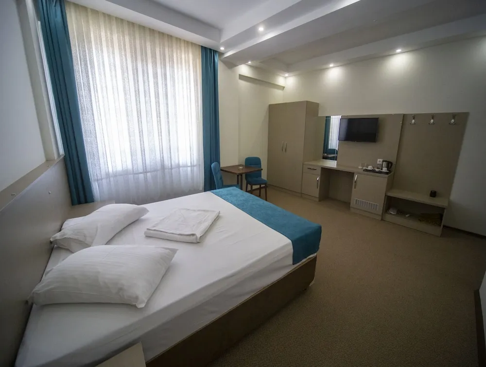 Standard Tek Büyük veya İki Ayrı Yataklı Oda, Şehir Manzaralı
