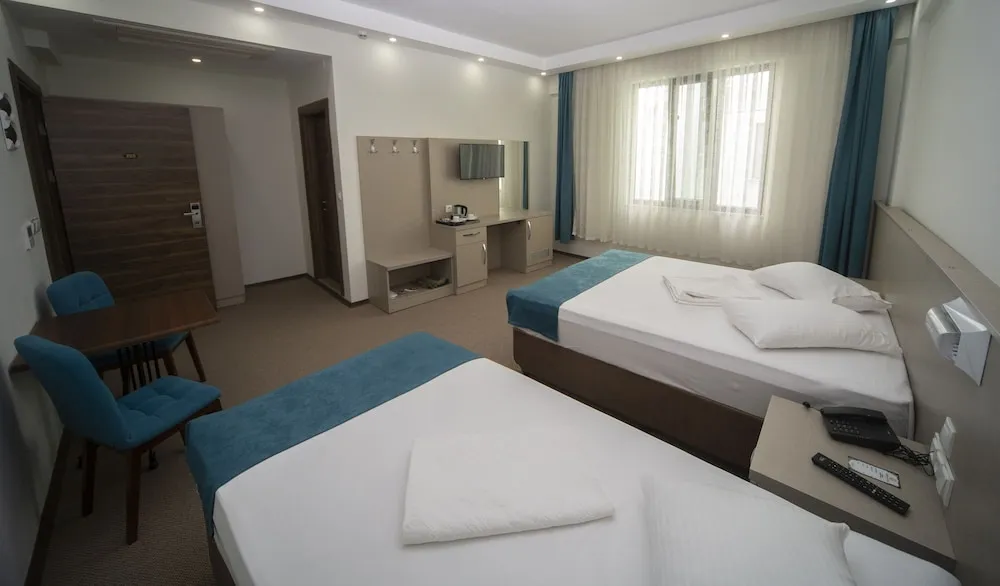 Standard Tek Büyük veya İki Ayrı Yataklı Oda, Şehir Manzaralı
