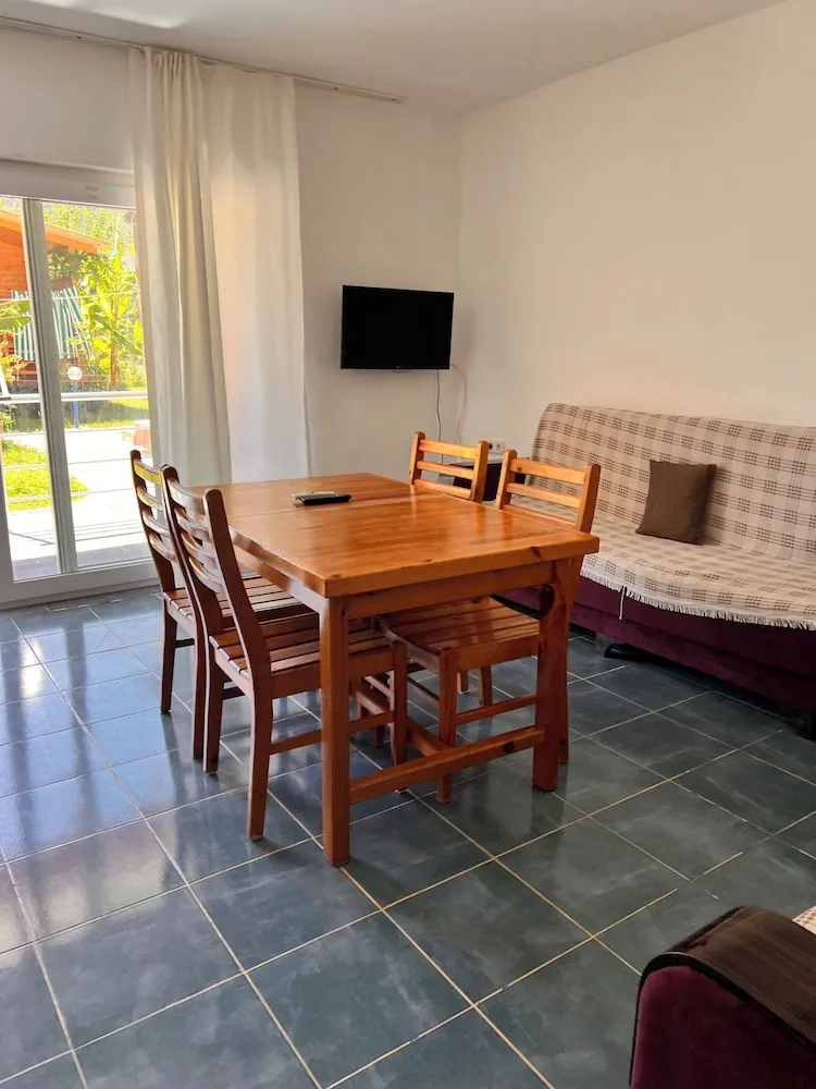 Grand Apart Daire, Bahçe Manzaralı