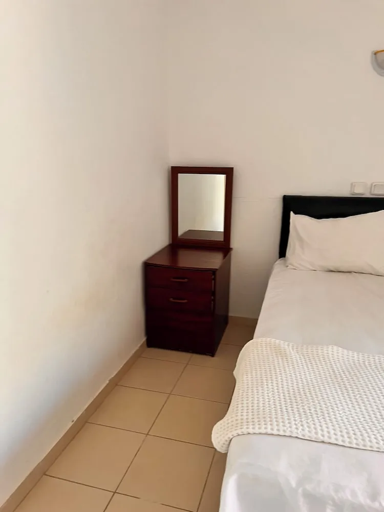 Grand Apart Daire, Bahçe Manzaralı