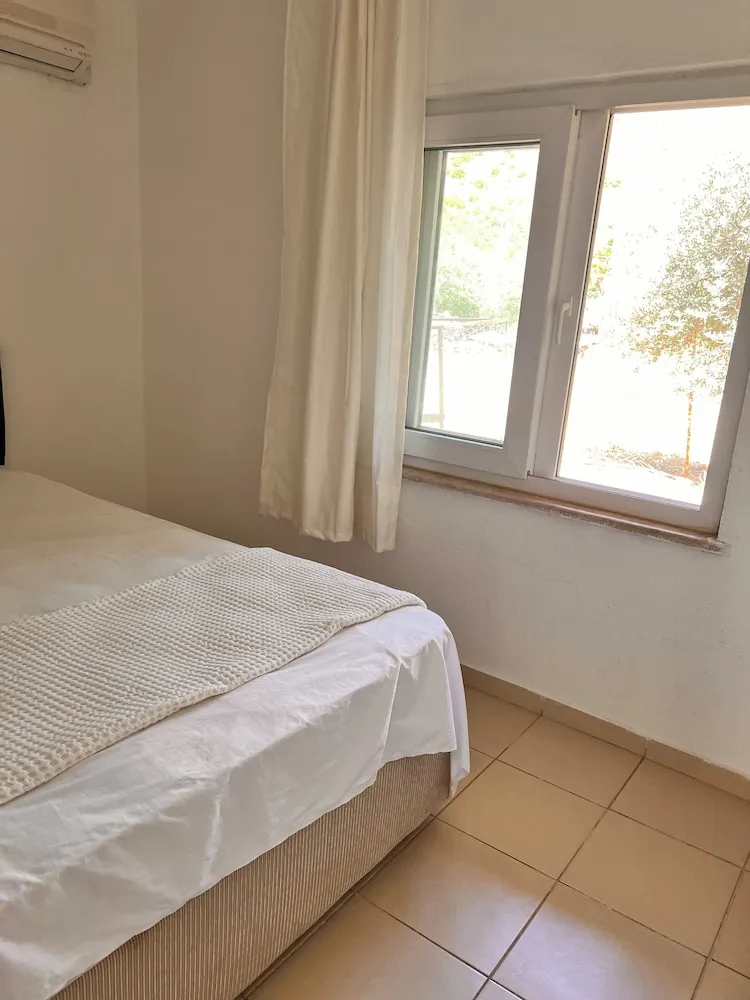 Grand Apart Daire, Bahçe Manzaralı