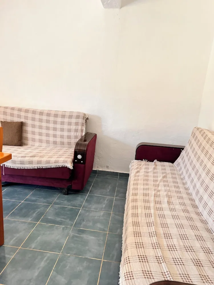 Grand Apart Daire, Bahçe Manzaralı