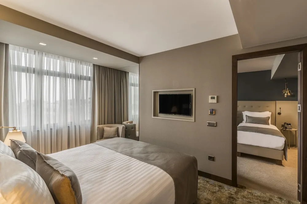 Family Oda, Bağlantılı Odalar