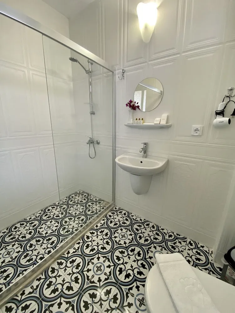 Deluxe Dört Kişilik Oda