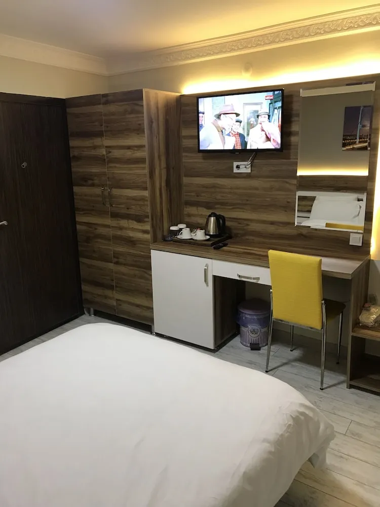 Comfort Tek Büyük Yataklı Oda