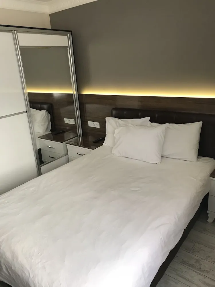 Comfort Tek Büyük Yataklı Oda