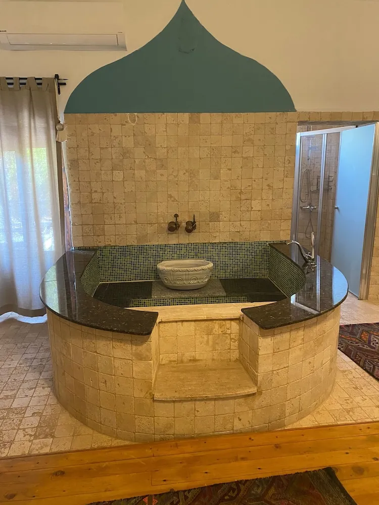 Deluxe Tek Büyük Yataklı Oda, Bahçe Manzaralı