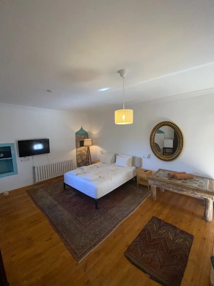 Deluxe Tek Büyük Yataklı Oda, Bahçe Manzaralı
