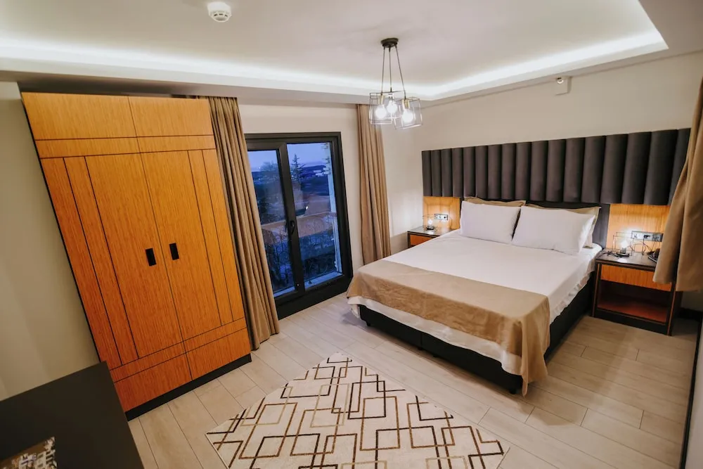 Comfort Oda, 1 Büyük (Queen) Boy Yatak ve Çekyat