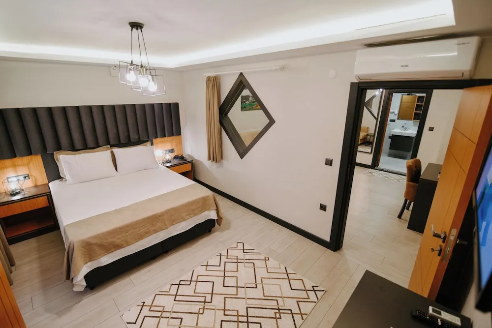 Comfort Oda, 1 Büyük (Queen) Boy Yatak ve Çekyat