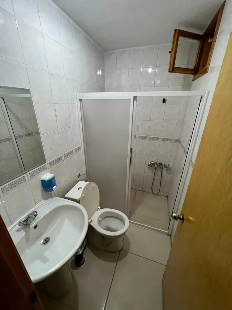 Comfort Tek Büyük veya İki Ayrı Yataklı Oda