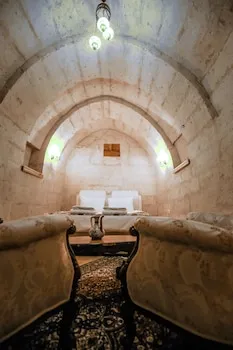 Larissa Cave Hotel