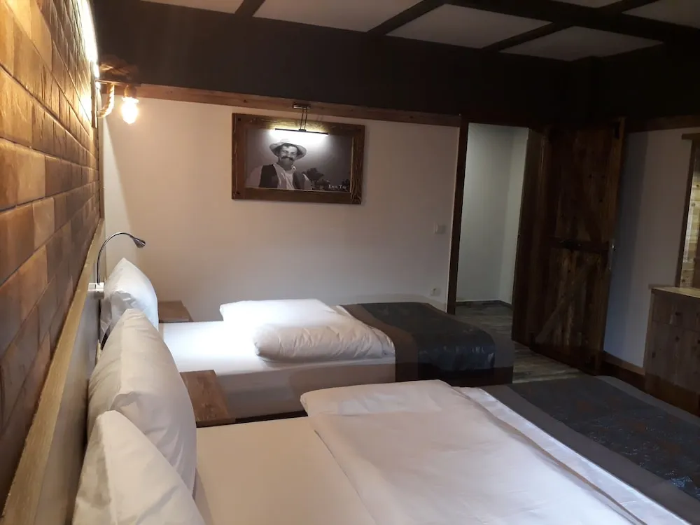 Deluxe Tek Büyük veya İki Ayrı Yataklı Oda