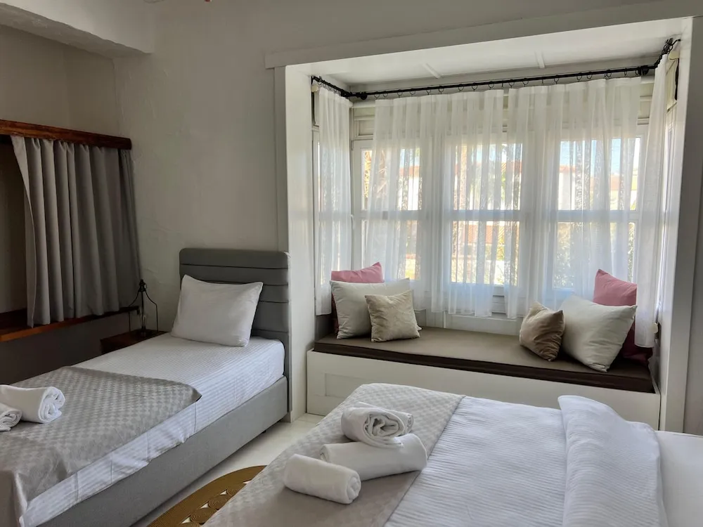 Superior Oda (Bay Window)