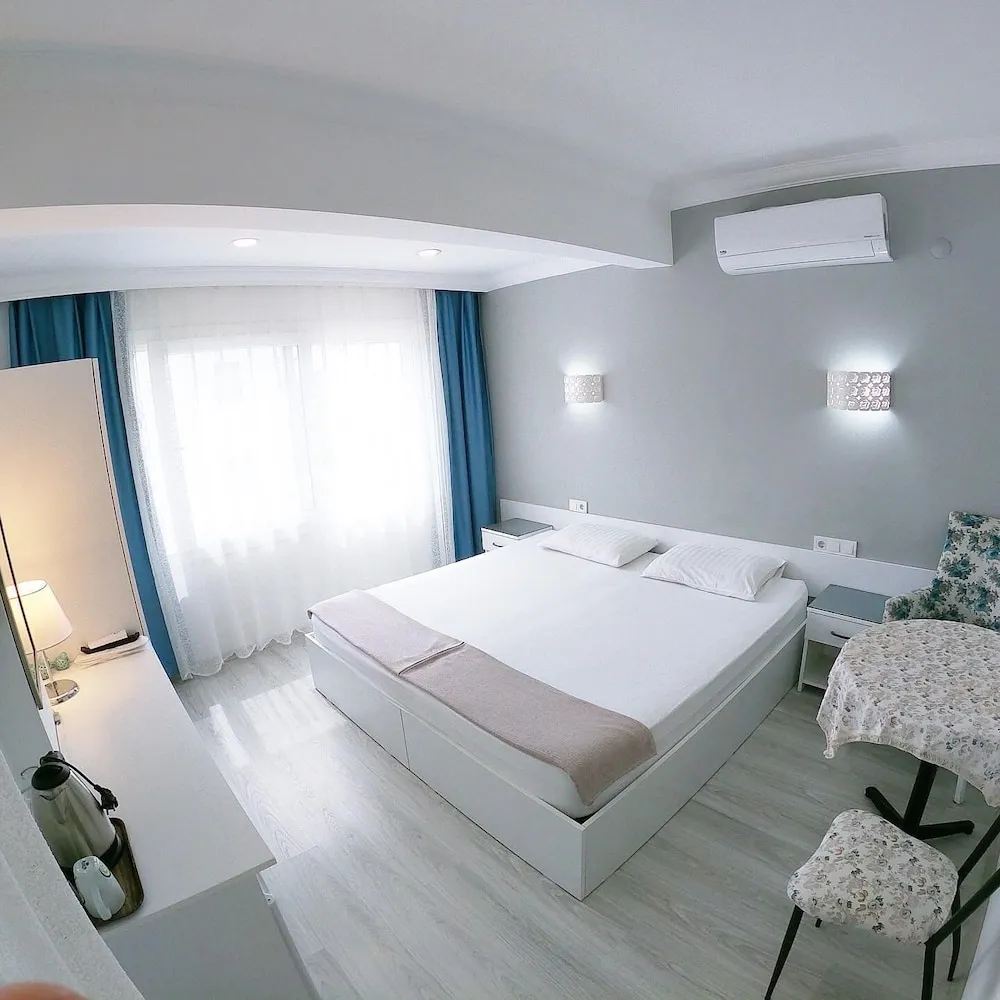 Tek Büyük veya İki Ayrı Yataklı Oda