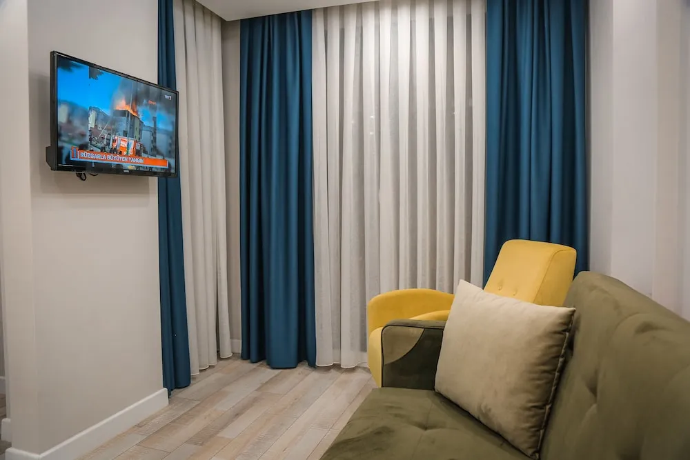 Deluxe Süit, 1 Yatak Odası, Balkon/Veranda, Şehir Manzaralı