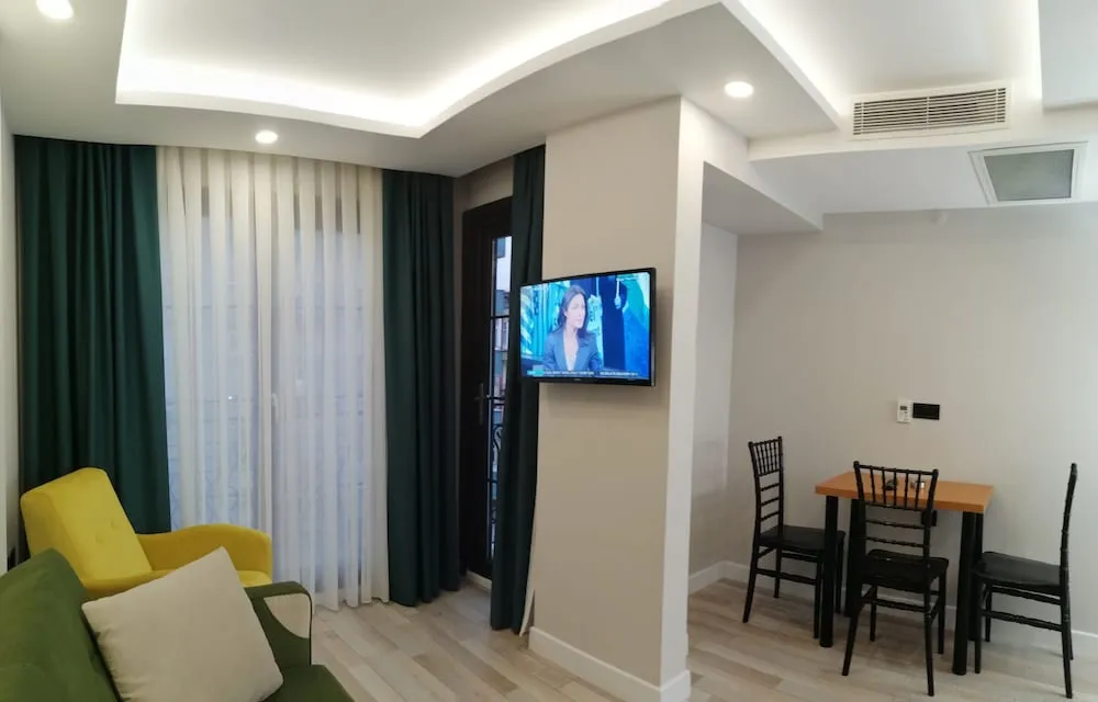 Deluxe Süit, 1 Yatak Odası, Balkon/Veranda, Şehir Manzaralı