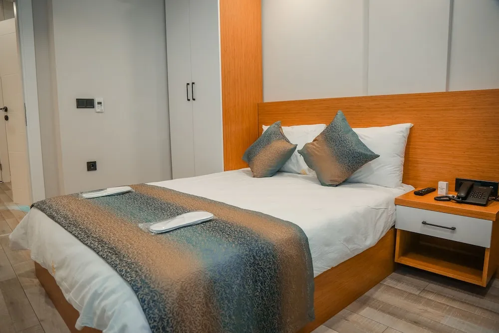 Deluxe Süit, 1 Yatak Odası, Balkon/Veranda, Şehir Manzaralı