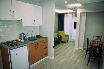 White Golden Suite Hotel
