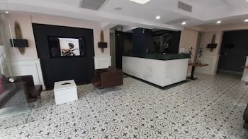 White Golden Suite Hotel