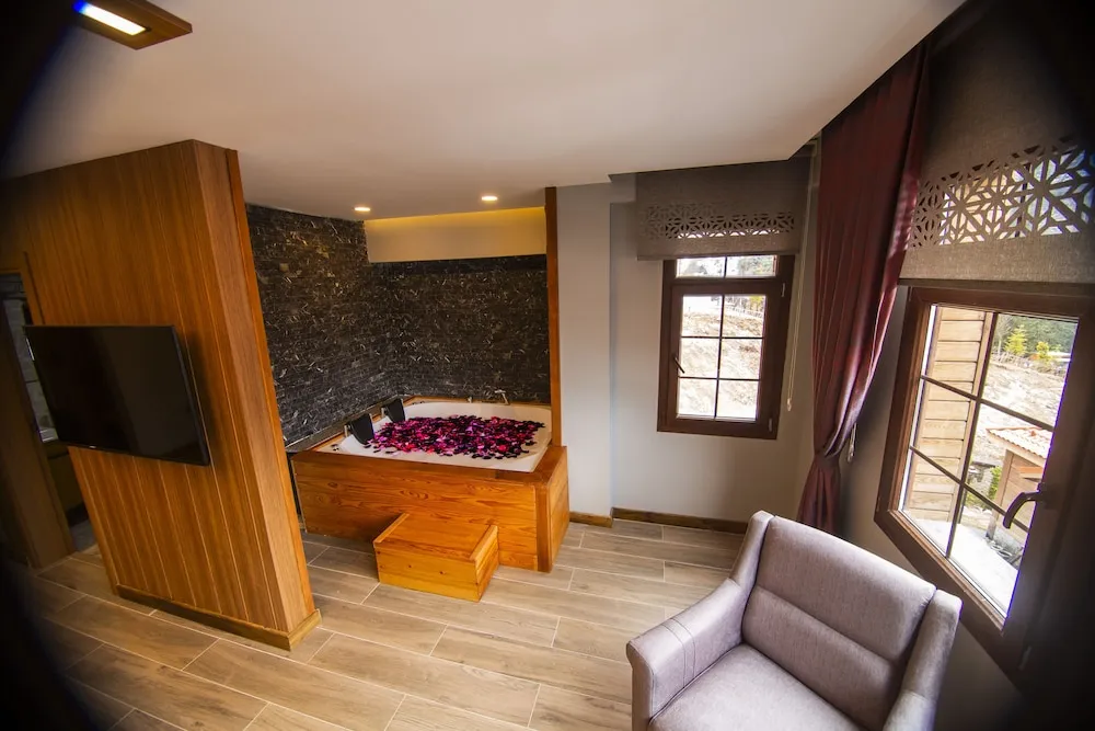 Deluxe Tek Büyük Yataklı Oda, Dağ Manzaralı