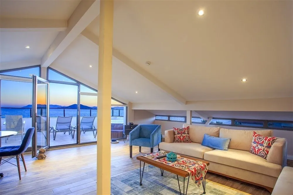 Çatı Katı Süiti (Penthouse), Deniz Manzaralı