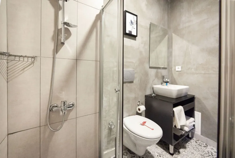 Economy Tek Büyük veya İki Ayrı Yataklı Oda