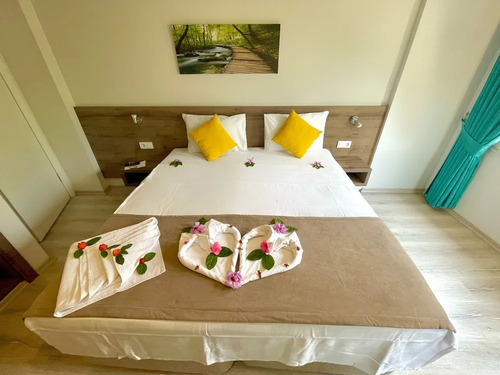 Standard Tek Büyük Yataklı Oda